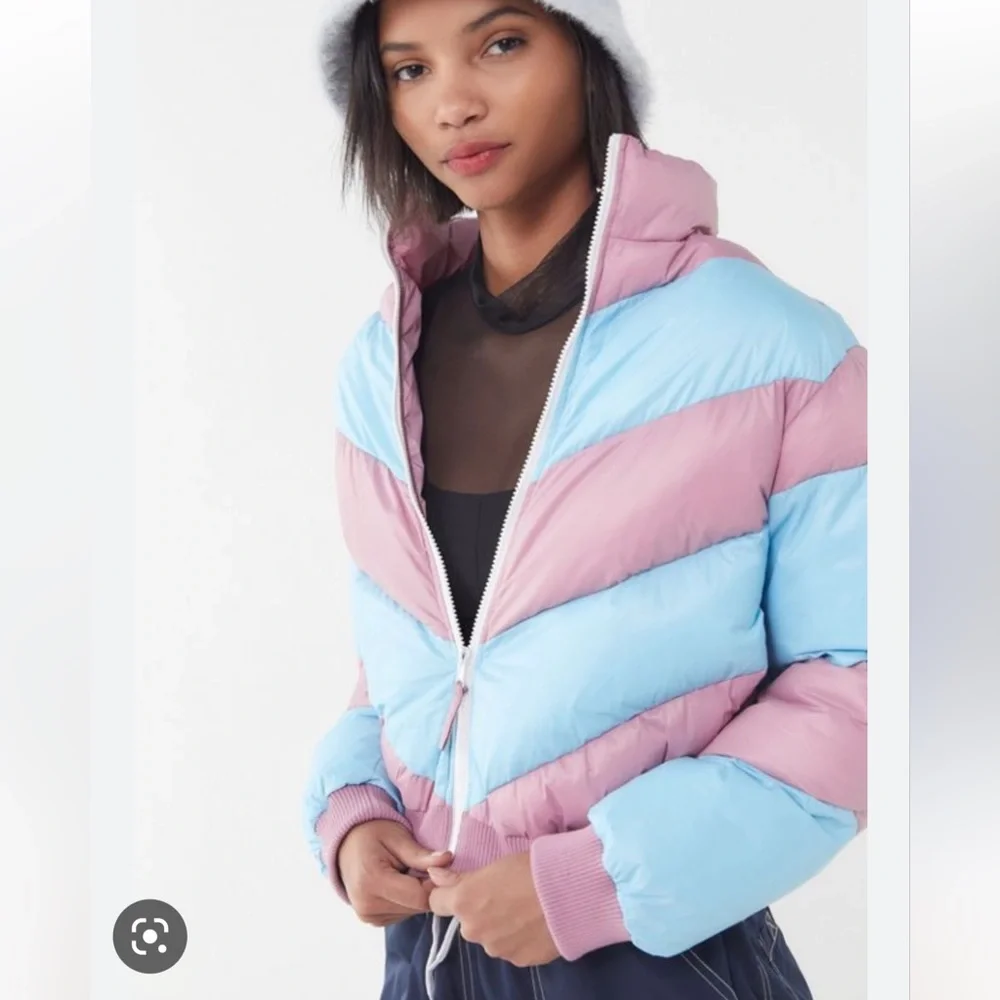 Urban outfitters Chevron Cropped
Puffer Jacket | Cropped...size M - Picture 3 of 8